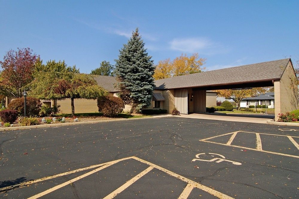 1698 Bloomingdale Rd, Glendale Heights, IL 60139